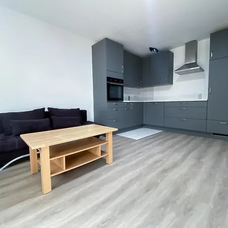 2-zimmer Whg Tg & Kueche Balkon *