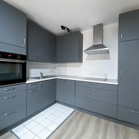 2-zimmer Whg Tg & Kueche Balkon