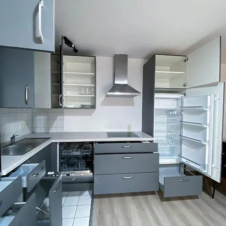 2-zimmer Whg Tg & Kueche Balkon
